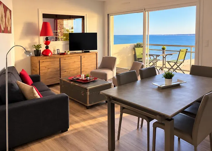 Appartement, Vue Mer A 150M De La Plage